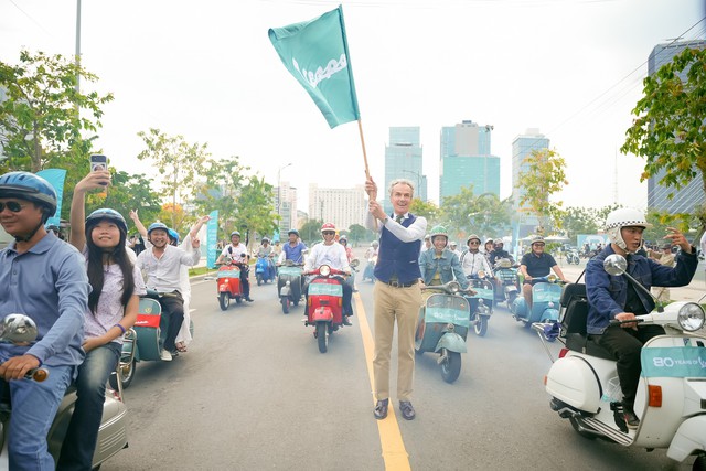 Đi Vespa không đơn giản là “chạy xe”, đó là một kiểu “trình diễn di sản”- Ảnh 10.