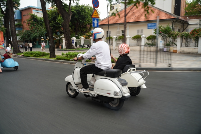 80 năm Vespa: Biểu tượng di sản khuấy động tinh thần trẻ tại Thủ Thiêm Riverstage!- Ảnh 18. 80 năm Vespa: Biểu tượng di sản khuấy động tinh thần trẻ tại Thủ Thiêm Riverstage!- Ảnh 18.
