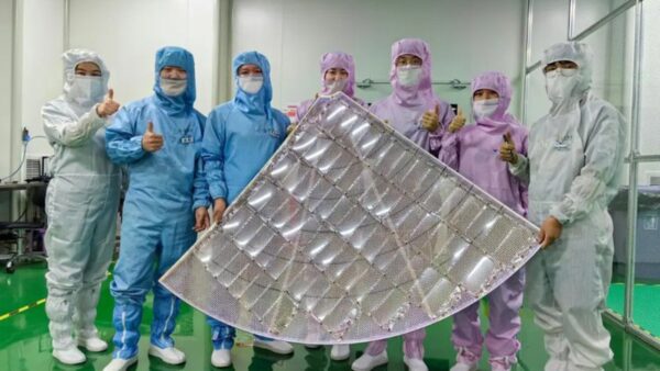 “Pháp sư Trung Hoa” phát minh ra một sản phẩm mỏng như giấy, không tốn điện hay năng lượng, có công dụng cả thế giới đều khao khát mùa hè này