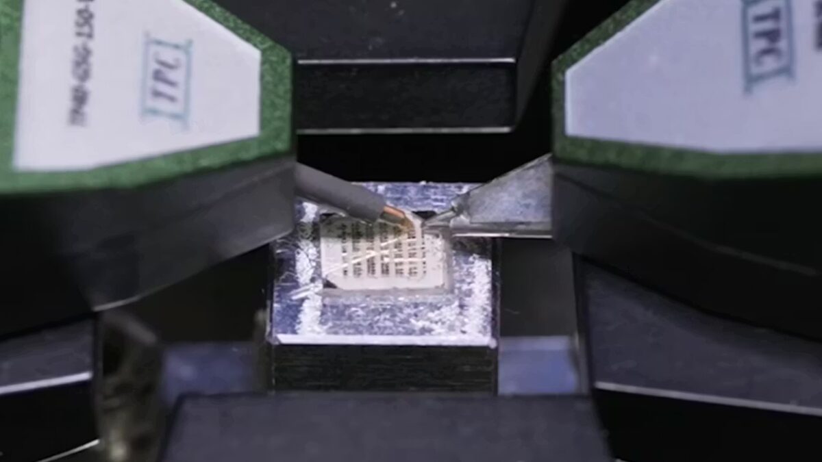 Nhật Bản chế tạo chip nhanh gấp 1.000 lần nhưng không quá nhiệt: Nếu thành công có thể giúp MacBook dùng 3 tháng mới phải sạc