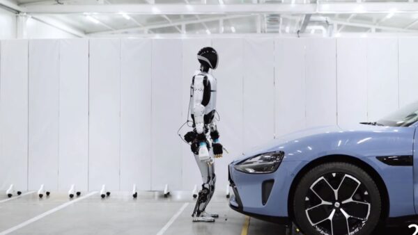 Kỷ nguyên mới của công nghiệp ô tô, robot nhân hình Xiaomi lắp ráp xe điện đạt tỷ lệ thành công 98%