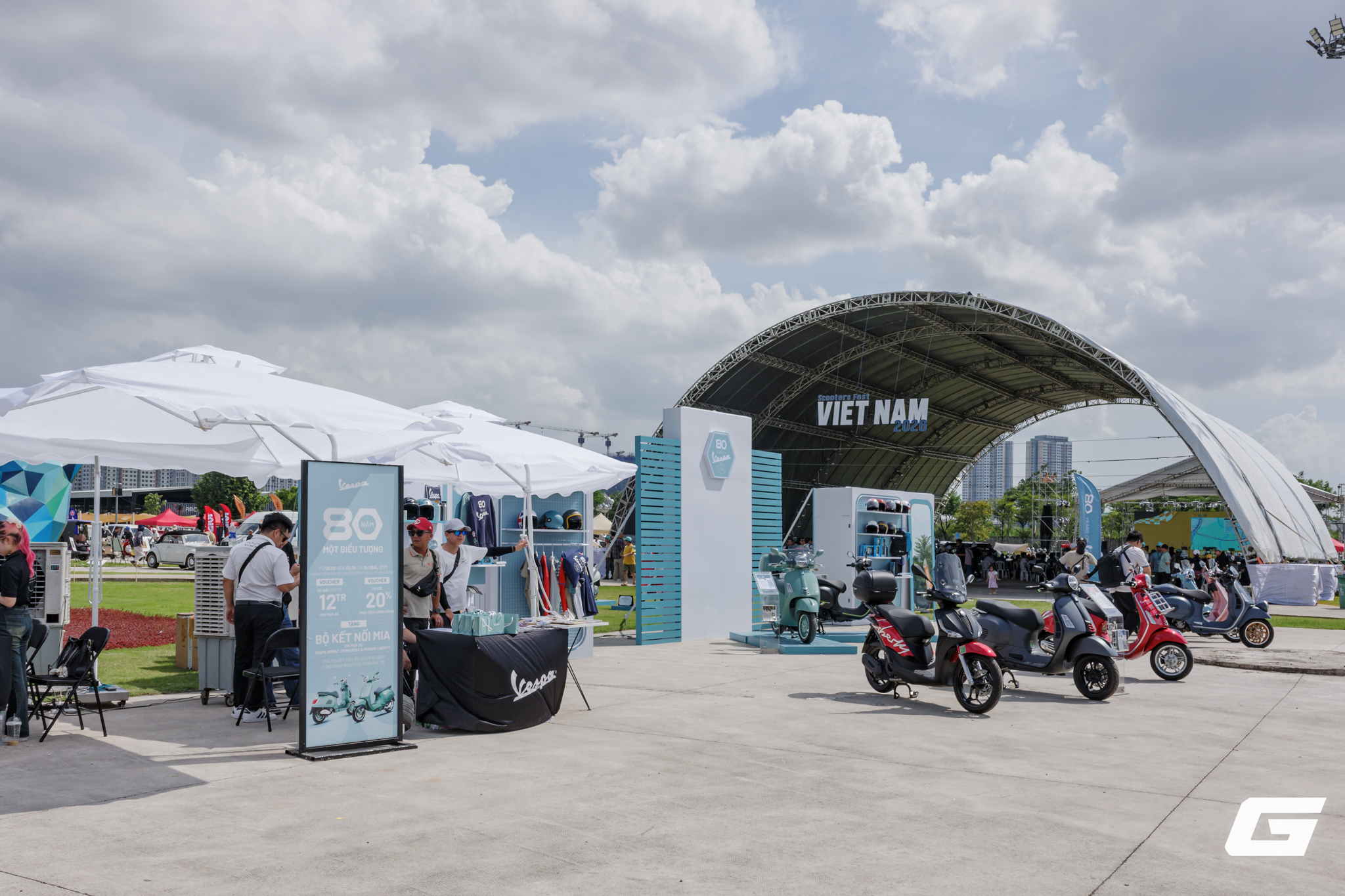Vespa mang bộ sưu tập 80 năm khuấy động Vietnam Scooters Fest 2026- Ảnh 2. Vespa mang bộ sưu tập 80 năm khuấy động Vietnam Scooters Fest 2026- Ảnh 2.
