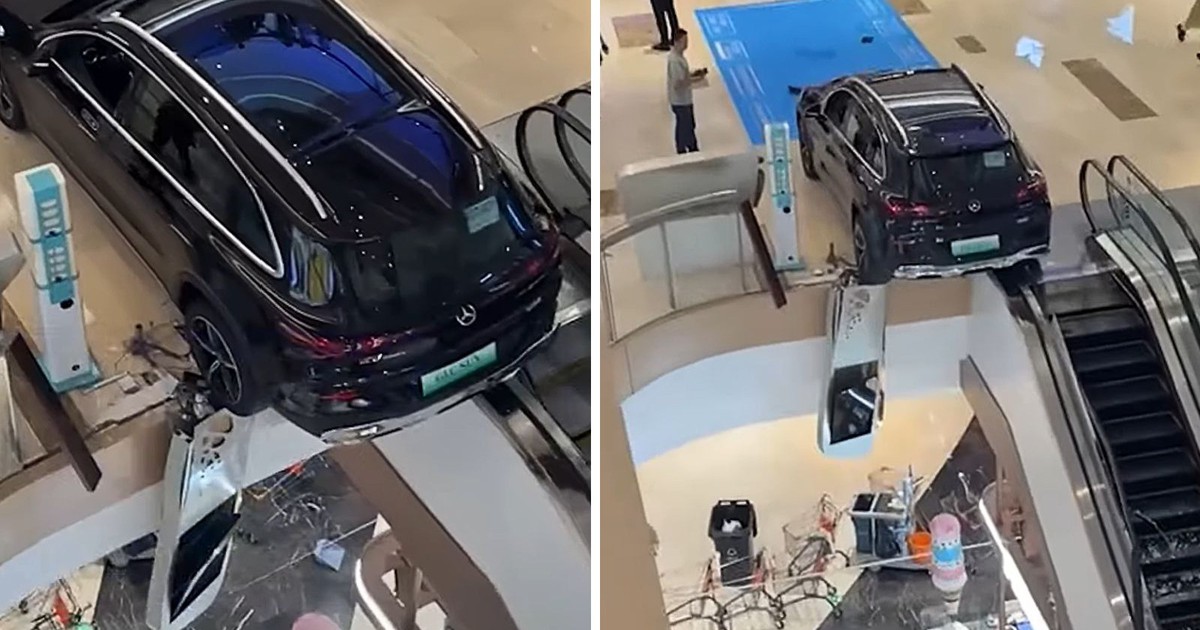 Nhầm chân ga, chiếc Mercedes lao xuyên lan can trung tâm thương mại, suýt rơi xuống tầng dưới