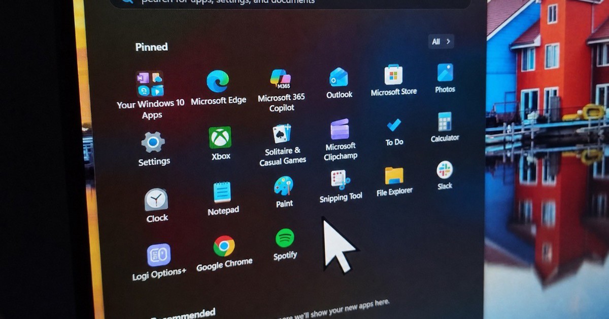 Windows 11 gặp lỗi khiến người dùng bối rối: Con trỏ bỗng phóng to, Defender liên tục tắt, Microsoft đang điều tra