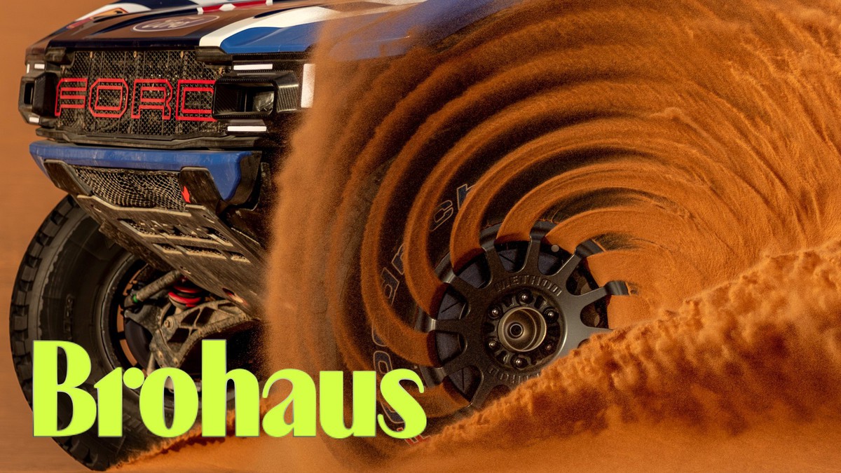 Tinh thần Dakar Rally: Chiếc xe đẹp nhất là chiếc xe lấm lem bùn đất