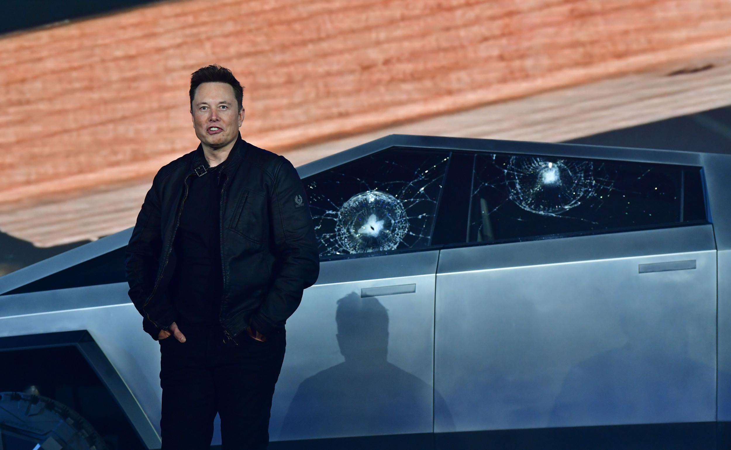 1547917-elon-musk-17921437214611933237940 Đây chính là sự kiện công nghệ khiến đàn ông phấn khích nhất thế kỷ - Ảnh 2.